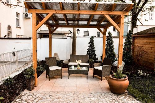 Alfons Boutique Hotel - Tap to explore photos