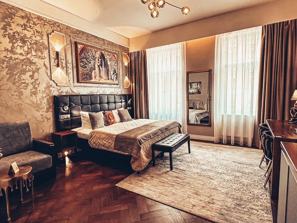 Alfons Boutique Hotel Room Type - Deluxe Double or Twin Room, 1 Bedroom, Kitchenette Alfons Boutique Hotel Room Type - Deluxe Double or Twin Room, 1 Bedroom, Kitchenette