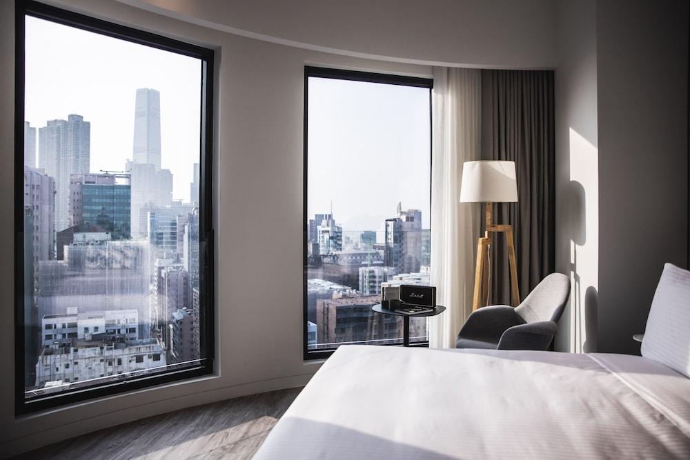 Page148, Page Hotel Room Type - Corner City View