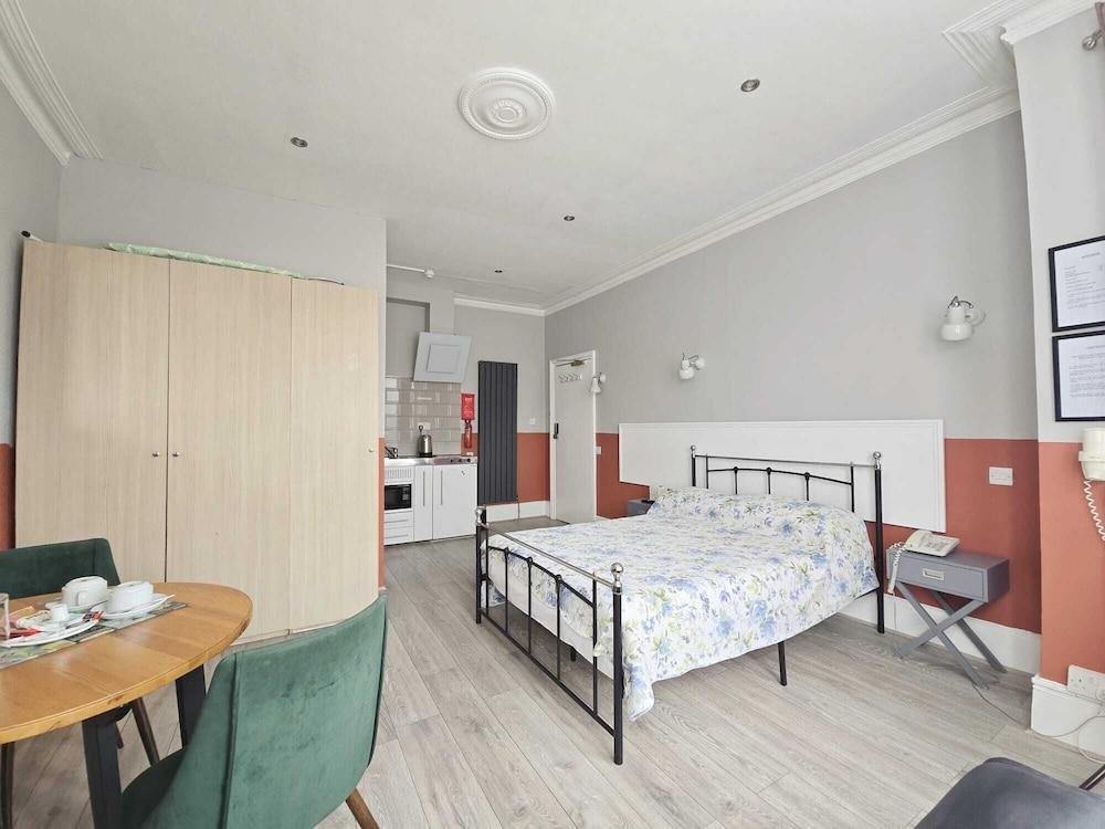 Avis Hotel Bromley Room Type - Family Room, Multiple Beds Avis Hotel Bromley Room Type - Family Room, Multiple Beds