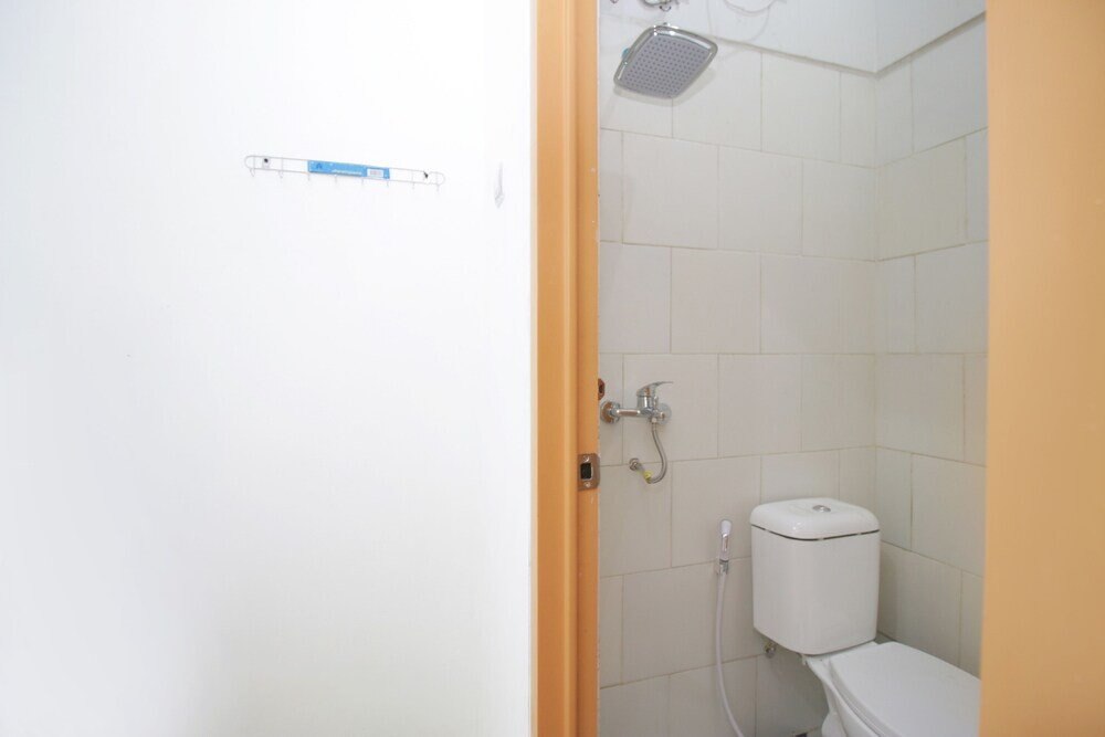 Kamar Keluarga Haji Peeng Syariah - Tap to explore photos