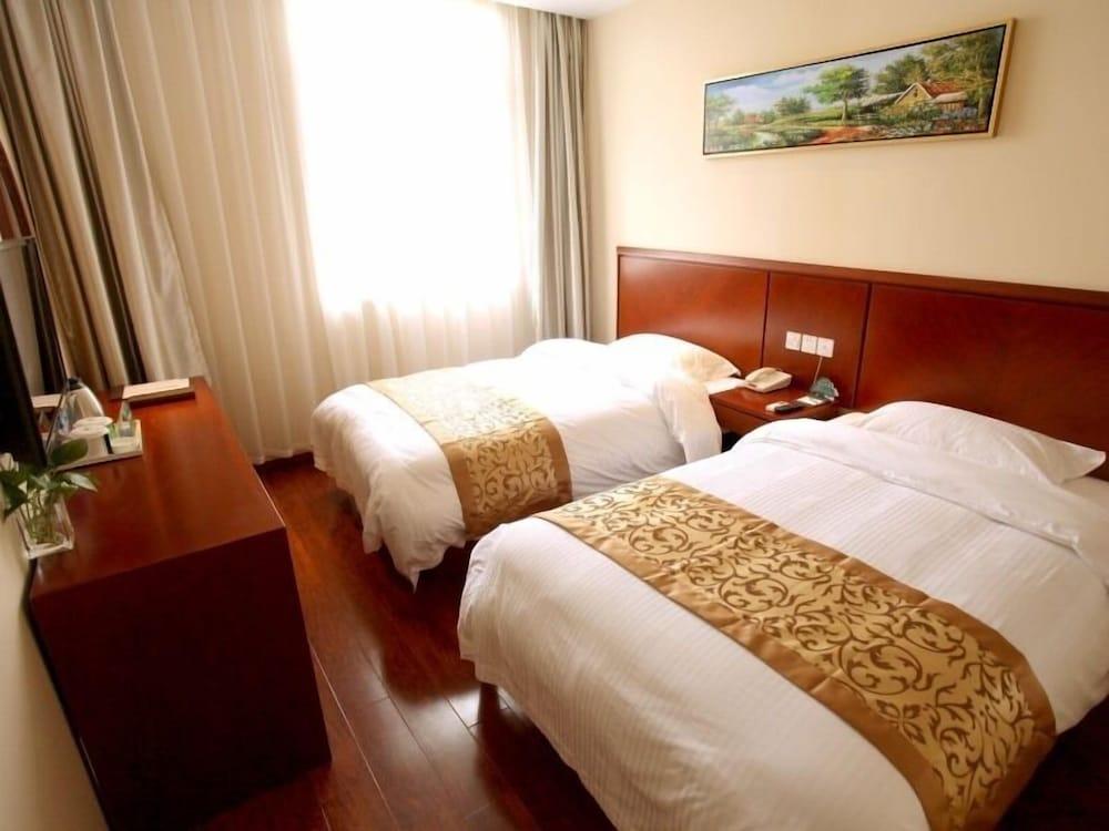 Greentree Inn Shanghai Songjiang Wanda Plaza Rongm - Tap to explore photos