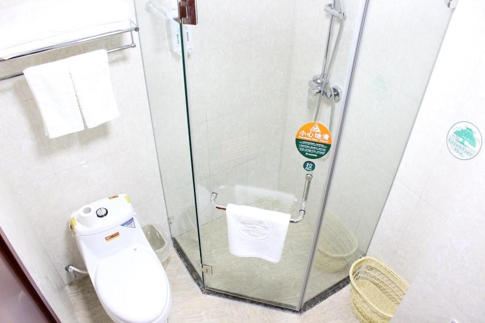 Greentree Inn Shanghai Songjiang Wanda Plaza Rongm - Tap to explore photos