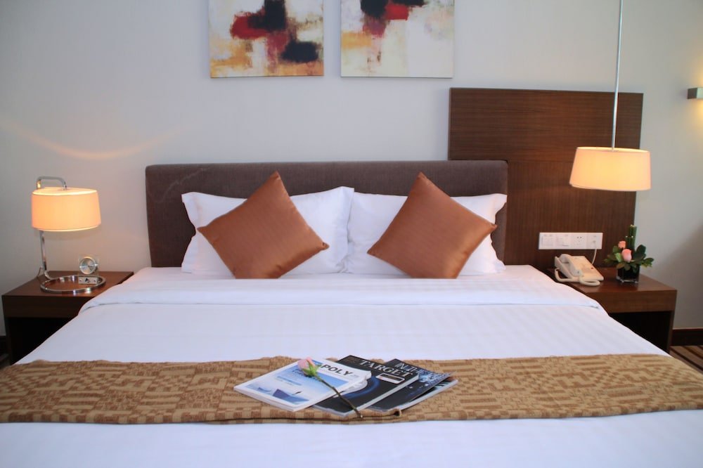 Poly Hotel Room Type - Deluxe Double Room