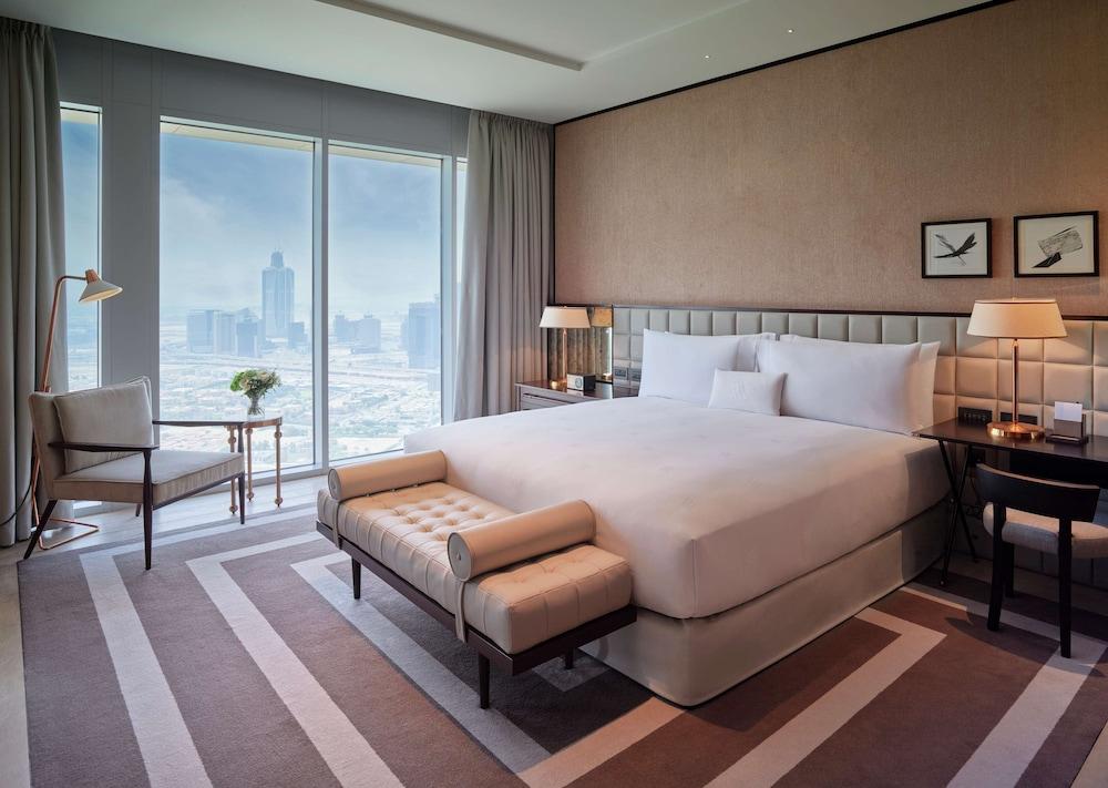 Waldorf Astoria Dubai International Financial Centre - Tap to explore photos