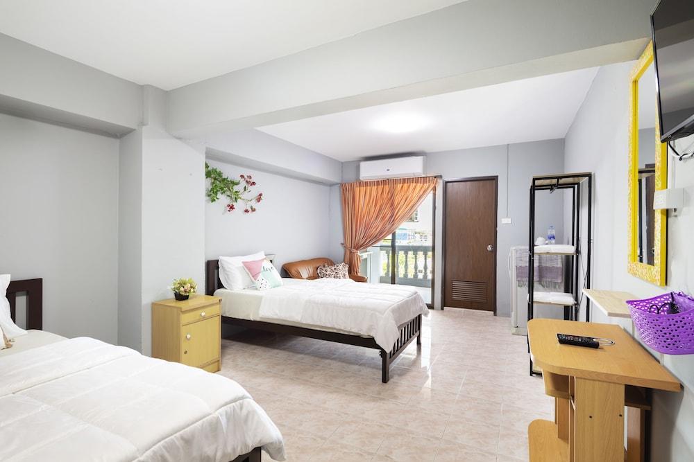 Penyos Suite Room Type - Executive Twin Room