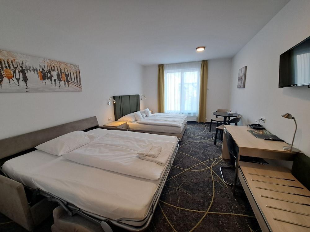 Hotel Valcha Room Type - Family Room