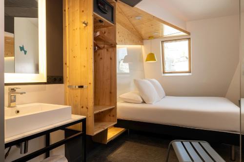 Urban Bivouac Hotel - Tap to explore photos