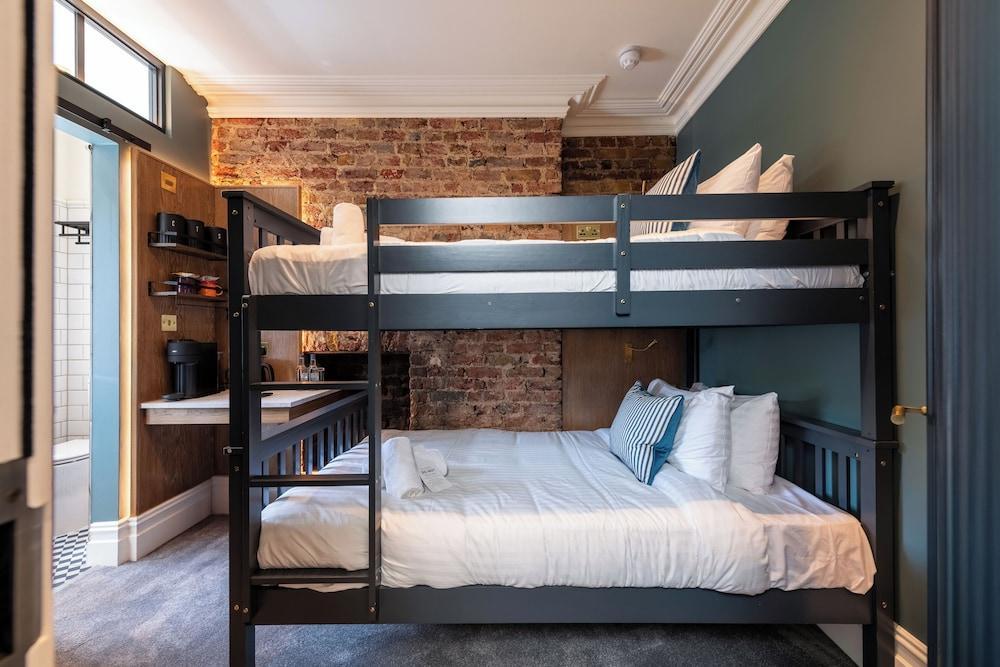The Crown Pub & Guesthouse Room Type - Comfort Twin Room