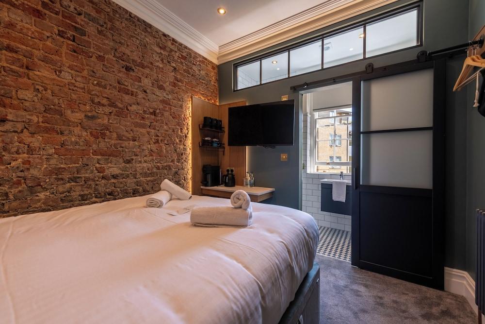 The Crown Pub & Guesthouse Room Type - Comfort Double Room