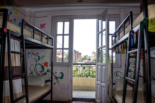 Wander Thirst - Tap to explore photos