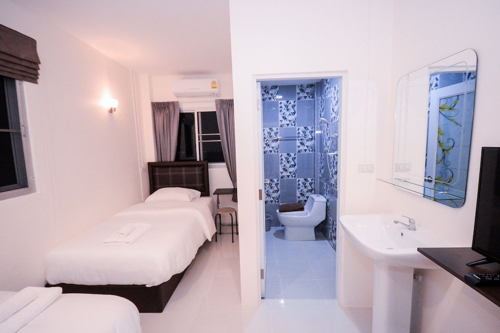 U-need Guesthouse - Tap to explore photos