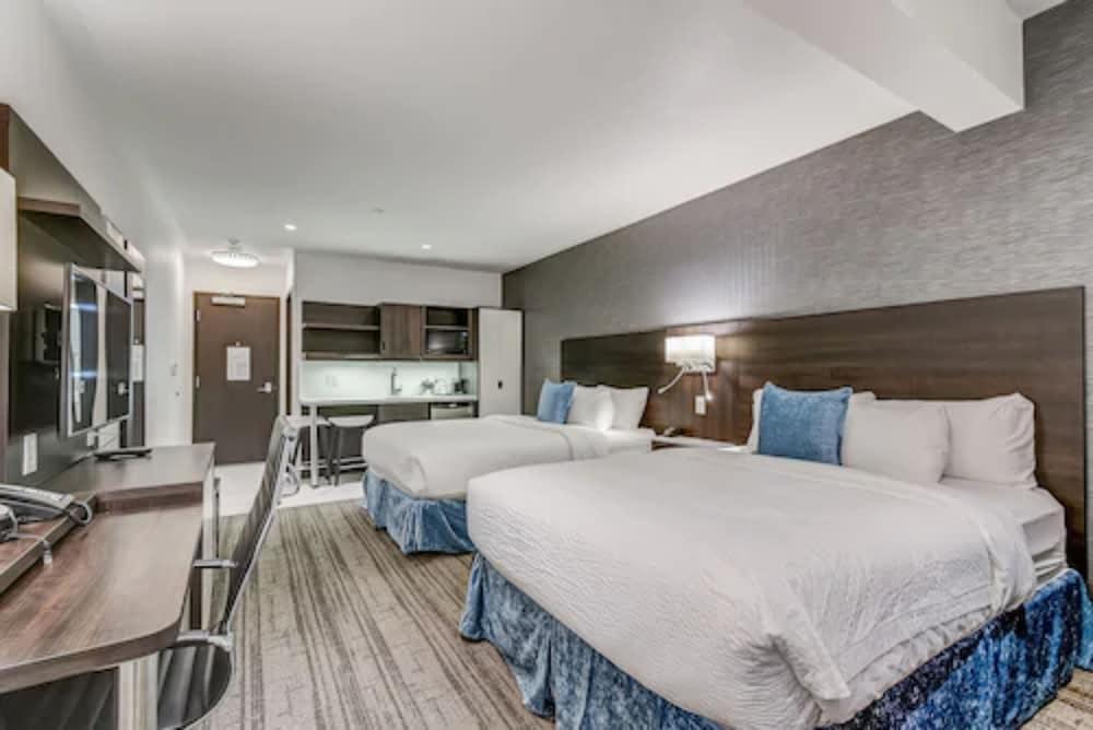 EST Hotel Room Type - Studio, 2 Queen Beds