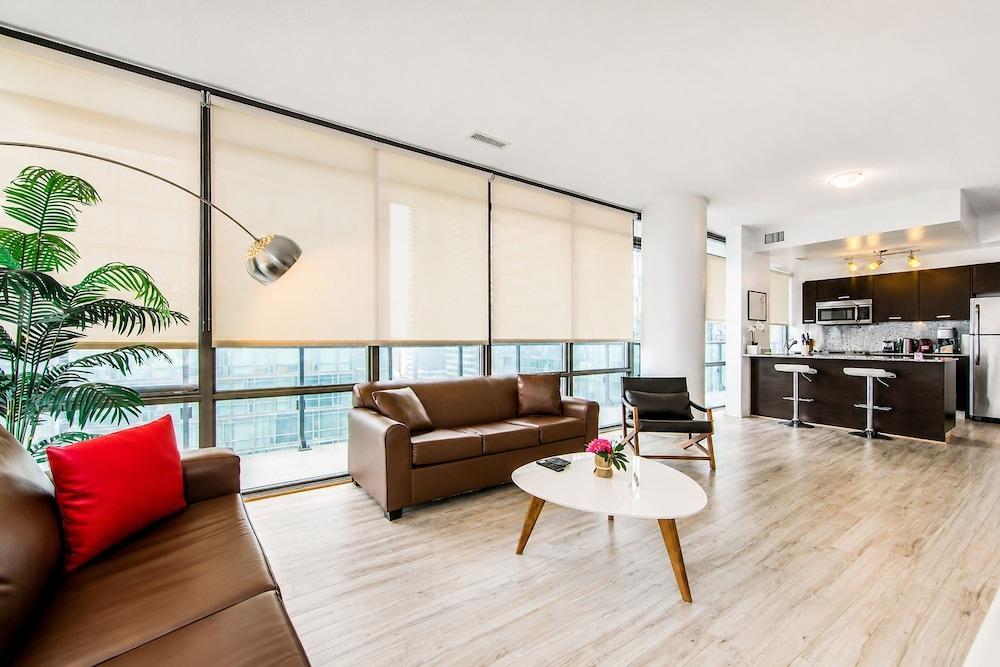 Altitude Suites Bay Street by Teristo Group Room Type - Superior Suite, 2 Bedrooms, Kitchen, City View