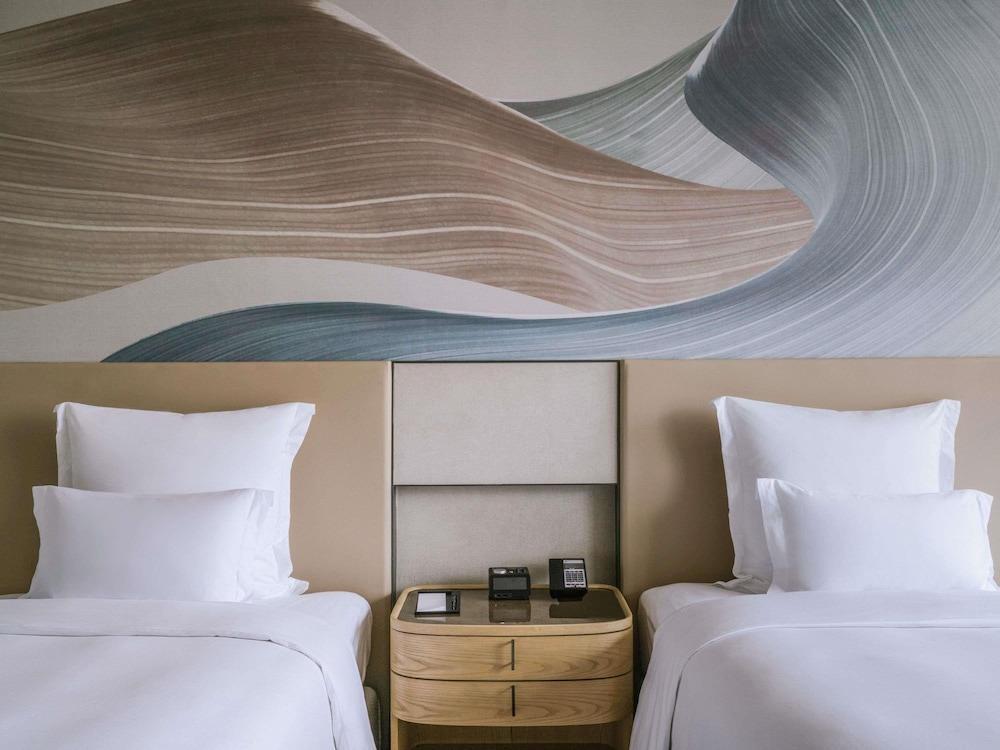 Pullman Shanghai Qingpu Excellence Room Type - Deluxe Room, 2 Twin Beds, Club Lounge Access, City View (Executive)
