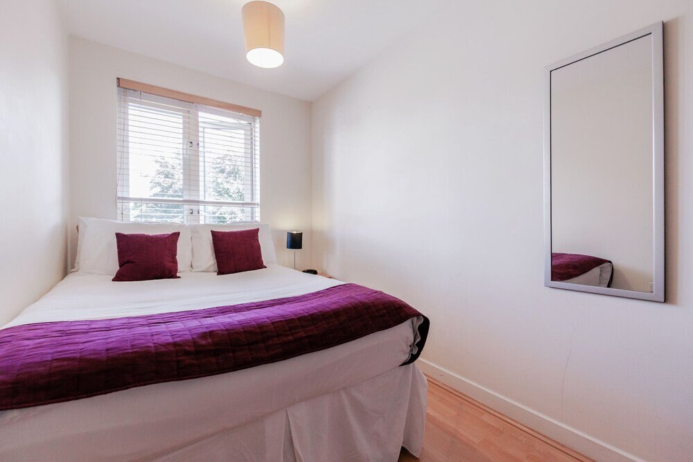 Roomspace Apartments -Park Lane - Tap to explore photos