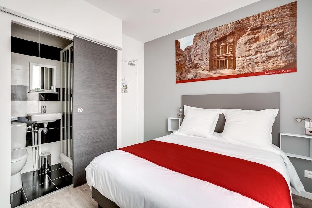 Paris hôtel Room Type - Standard Double Room, 1 Queen Bed, Non Smoking