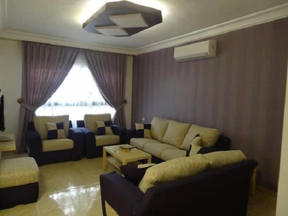 Golden Palace Hotel Apartments - Tap to explore photos
