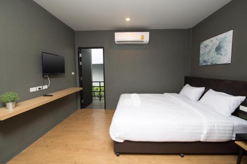 The Arbern Hostel x Bistro Room Type - Studio Room