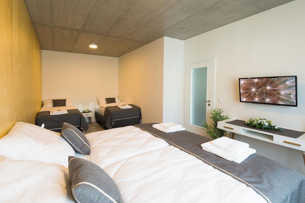 Residence Trafick Room Type - Grand Apartment, Terrace