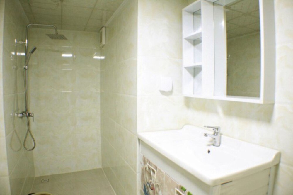 Wanlong Apartment Xiangxue Branch - Tap to explore photos