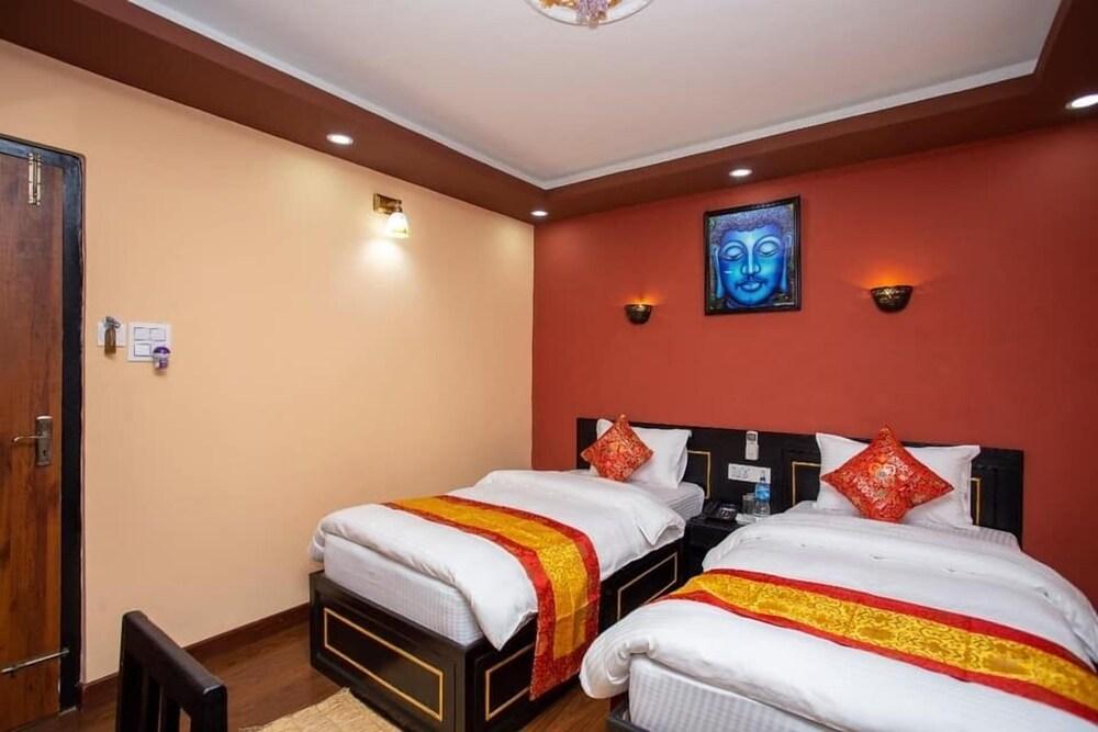 Gurung's Home Room Type - Deluxe Twin Room