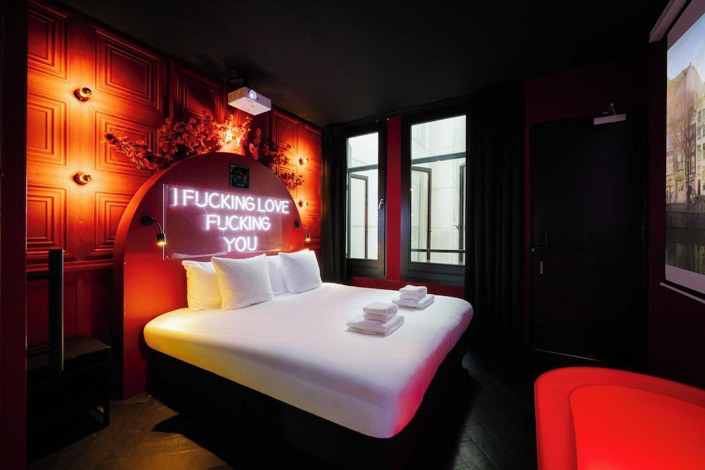 SUPPER Hotel Room Type - Bar Rouge Suite SUPPER Hotel Room Type - Bar Rouge Suite