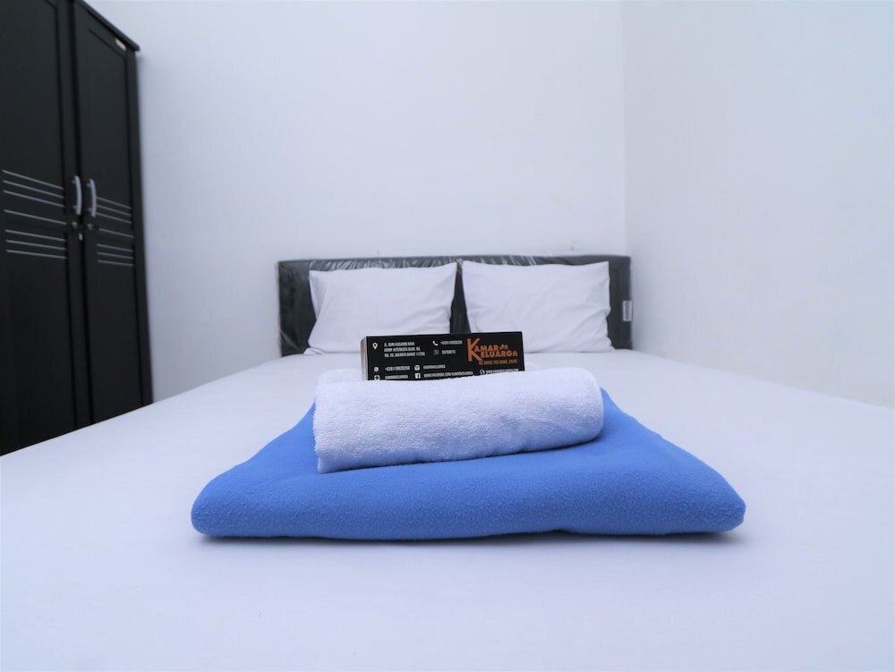 Kamar Keluarga Ungaran - Tap to explore photos
