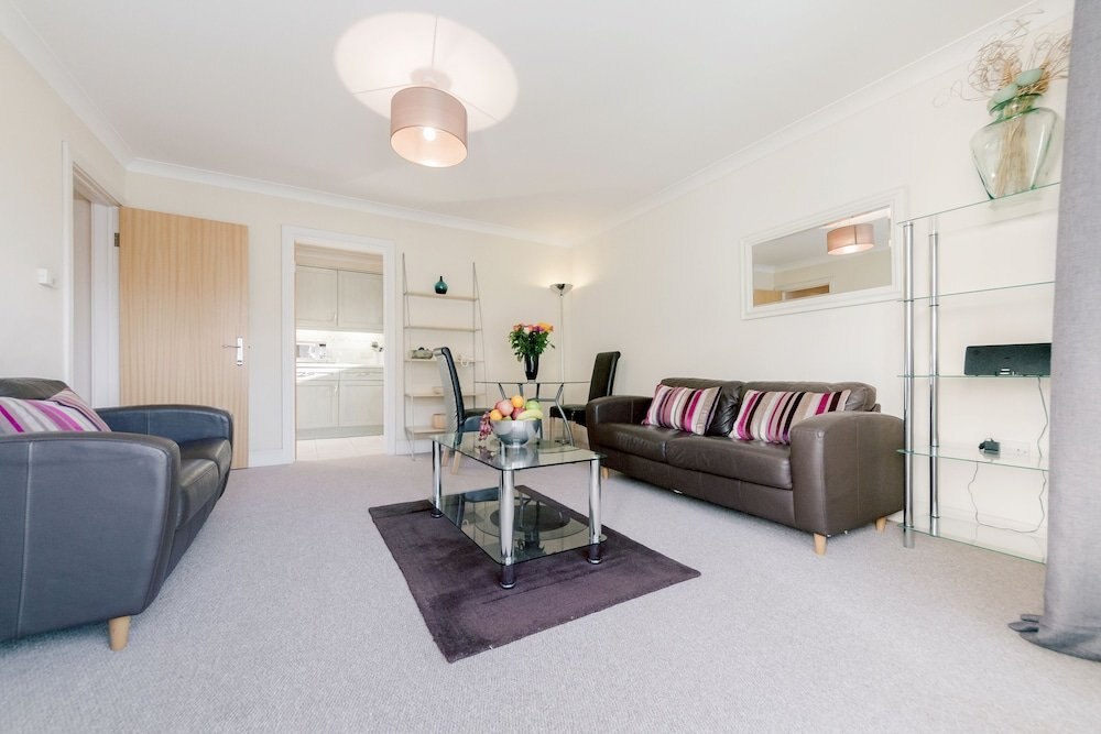 Roomspace Apartments -Cascades Court - Tap to explore photos