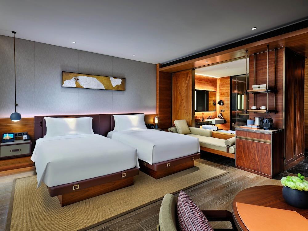 InterContinental Shanghai Wonderland Room Type - 2 Single Classic Balcony High Floor InterContinental Shanghai Wonderland Room Type - 2 Single Classic Balcony High Floor