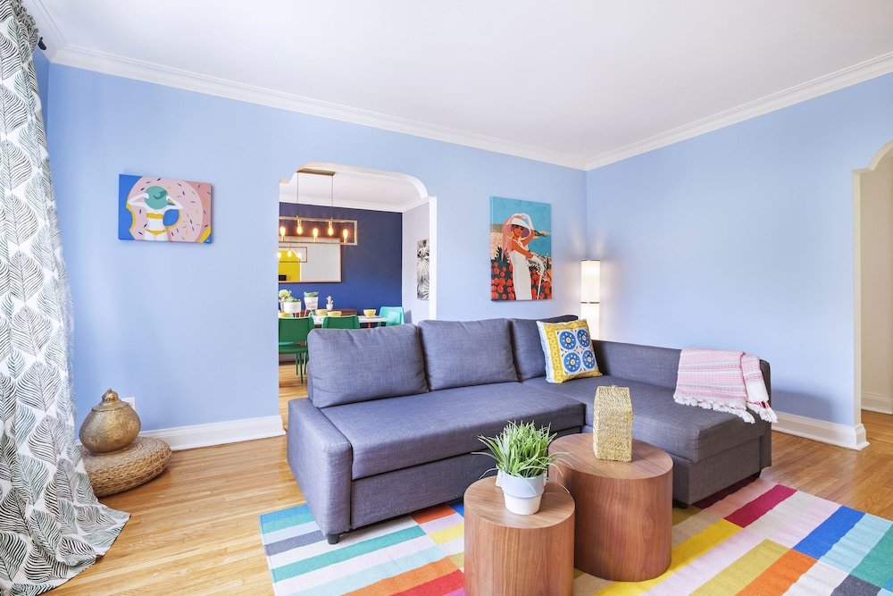 Vibrant Apartment in Forest Hill (Free Parking) - Tap to explore photos