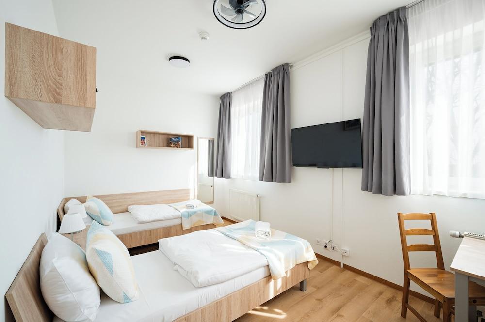 University Hotel Room Type - Basic Twin Room