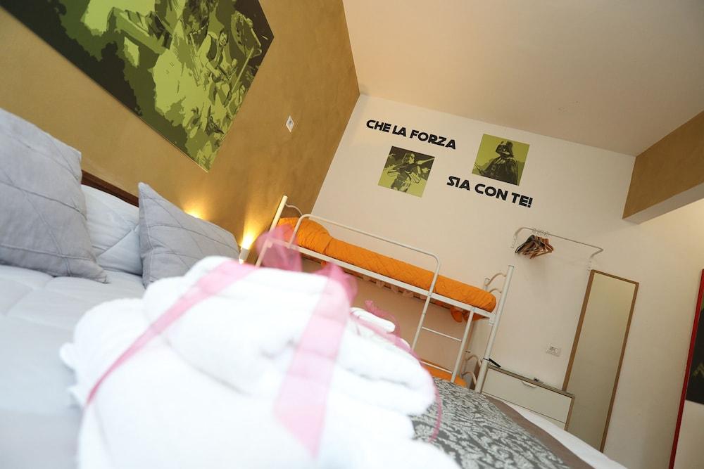 Cineroma Guesthouse - Tap to explore photos