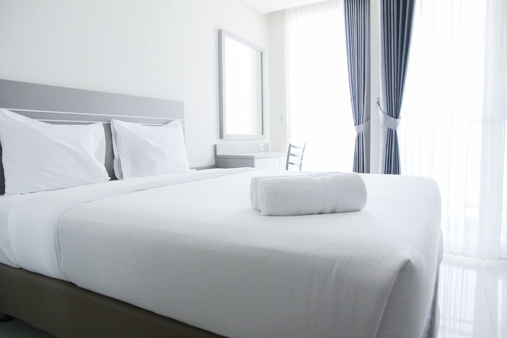 Cozy Studio Apartment at Elpis Residence Room Type - Room