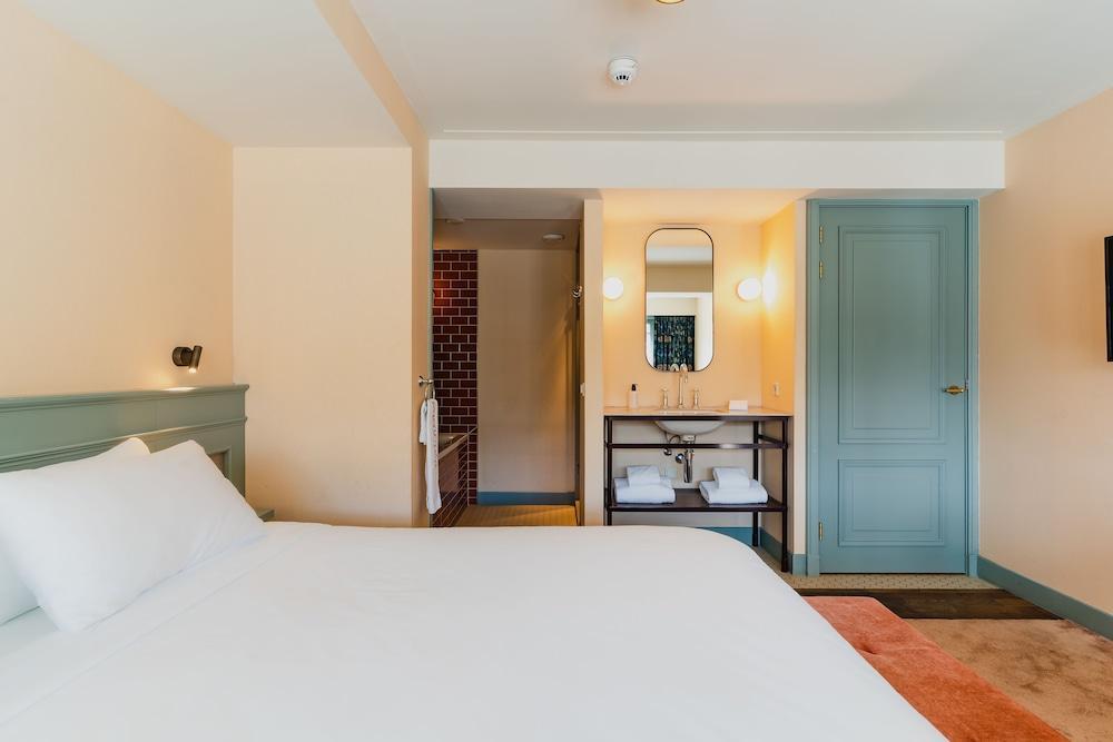 Hotel Mercier Room Type - Superior Suite, Mezzanine