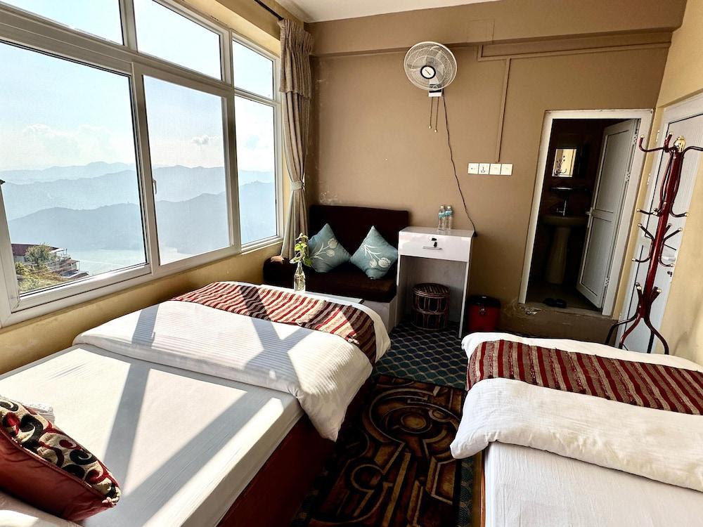 High Ground Inn and Rooftop Restaurant Room Type - Comfort Room