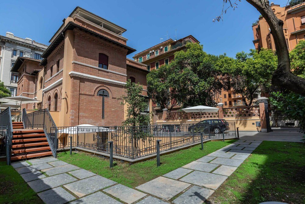 Albergo Etico Roma - Tap to explore photos