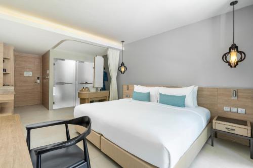 AtEase Phuket Patong Room Type - Deluxe Double or Twin Room