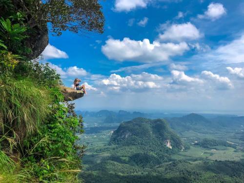 Sleeper Hostel - Tap to explore photos