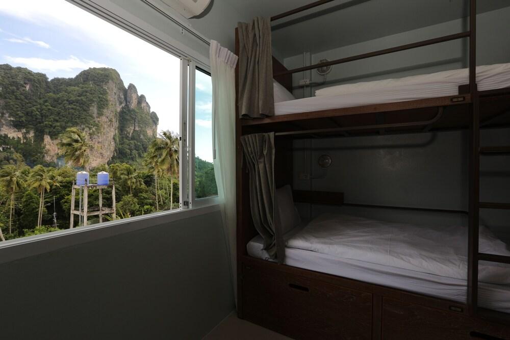 Pop-In Hostel Aonang Room Type - Mixed 8 Beds Dorm