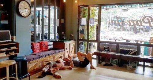 Pop-In Hostel Aonang - Tap to explore photos