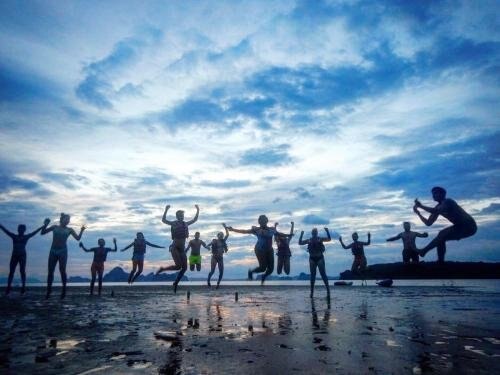 Pop-In Hostel Aonang - Tap to explore photos