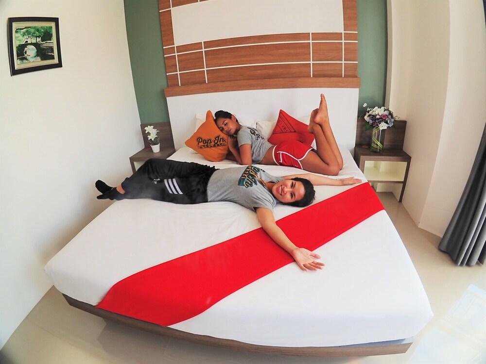 Pop-In Hostel Aonang Room Type - Deluxe Double Room (Private)