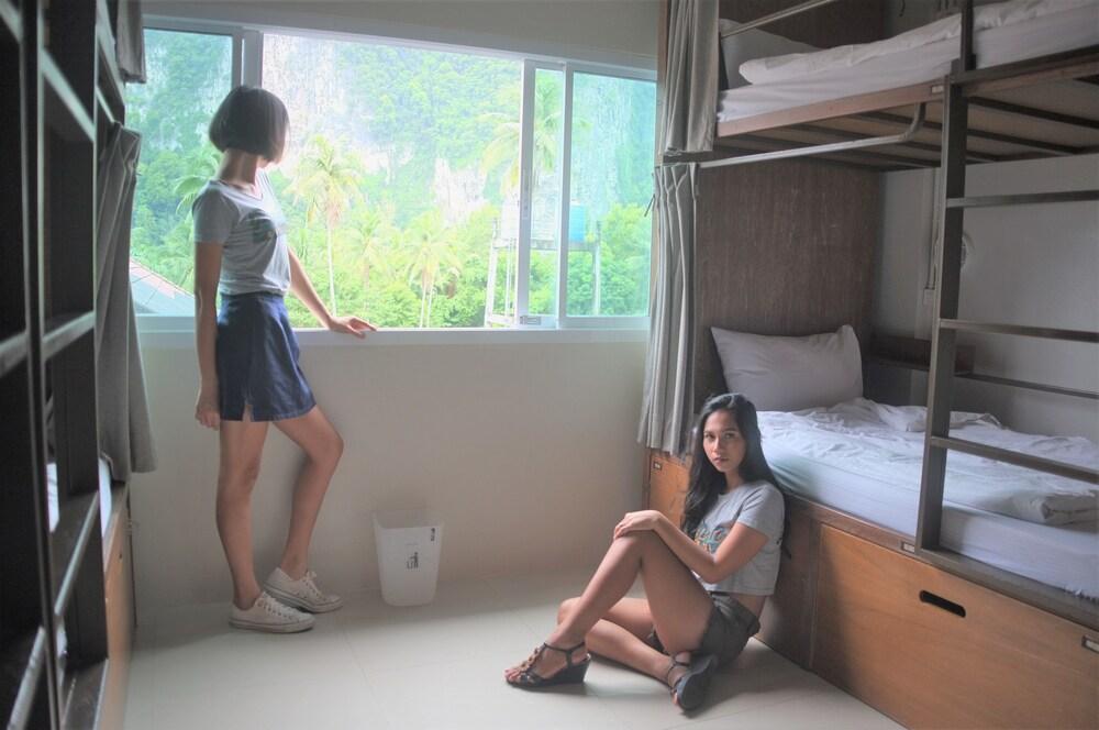 Pop-In Hostel Aonang Room Type - Mixed 6 Beds Dorm