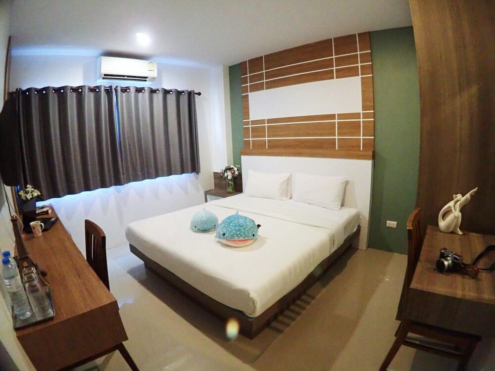 Pop-In Hostel Aonang Room Type - Standard Double Room (Private)