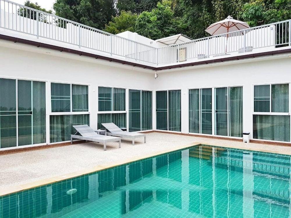 Lux Family Villas Room Type - Luxury Villa, 3 Bedrooms, Private Pool, Rooftop Jacuzzi