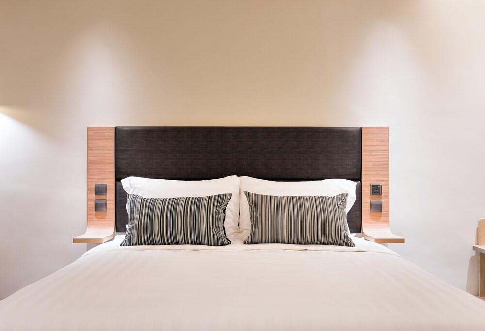 Camlux Hotel Room Type - Comfy Double Room