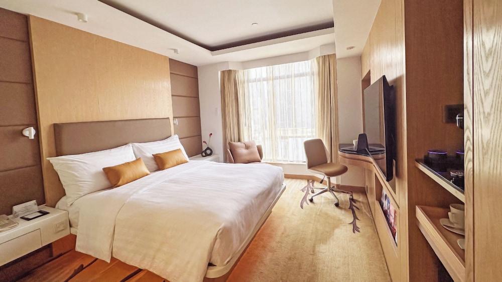 Stanford Hillview Hotel Room Type - Aspen Room