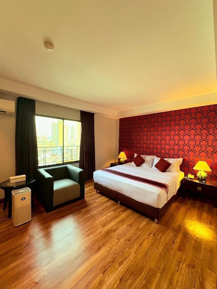 Atrium Boutique Hotel Room Type - Deluxe Double Room