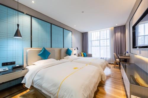 Warm Yes Hotel Room Type - View Room Twin Bed
